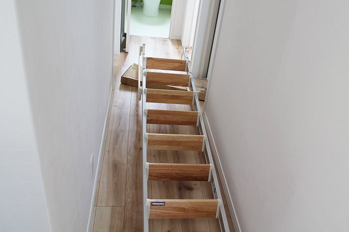 廊下を占領するロフト階段