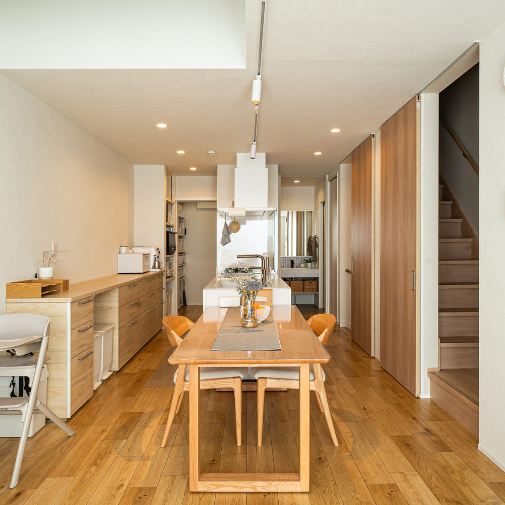 光と動線が整う家の写真